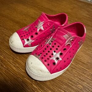 Native Kids Sneakers in Pink and Silver